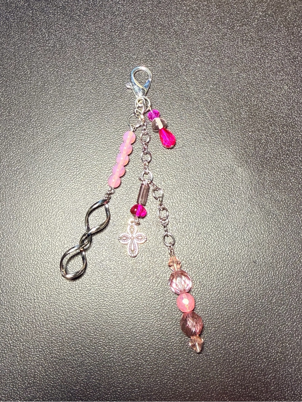 ✨Handmade✨Pink Beaded Dangle Charm Keyring